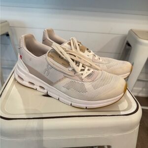 Women’s On Cloud Rifts